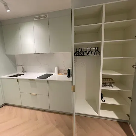 By Juliz - Location At The & In Center! * Ostenda