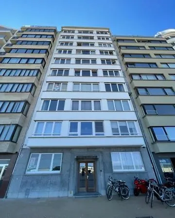 By Juliz - Location At The & In Center! Apartment *